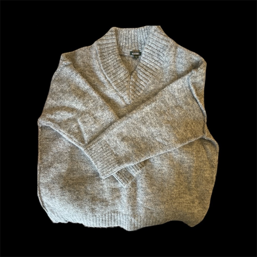 Wild Fable Gray V Neck Sweater